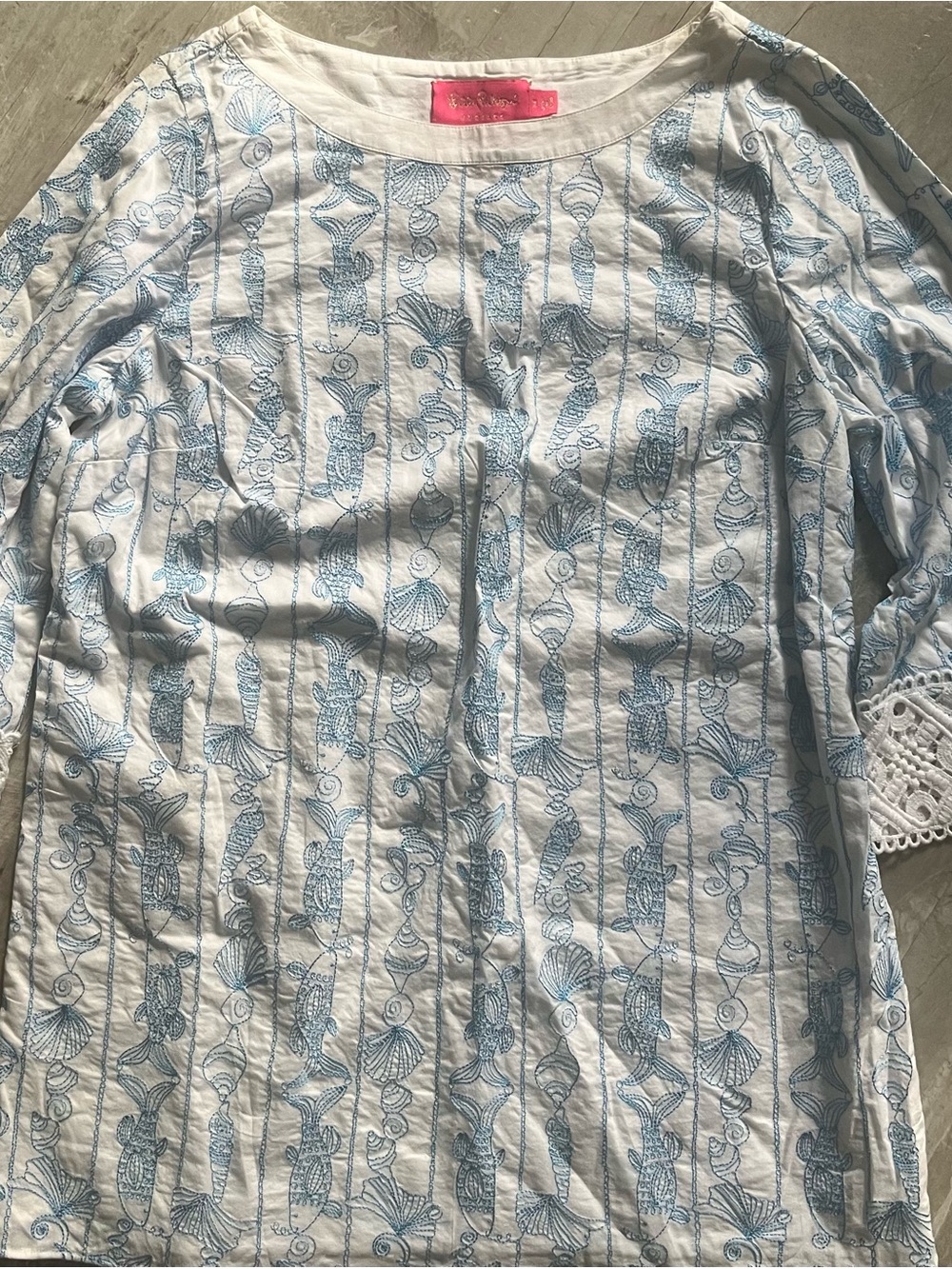 Lilly Pulitzer White Tunic with Light Blue Sea Life Embroidery Sz M